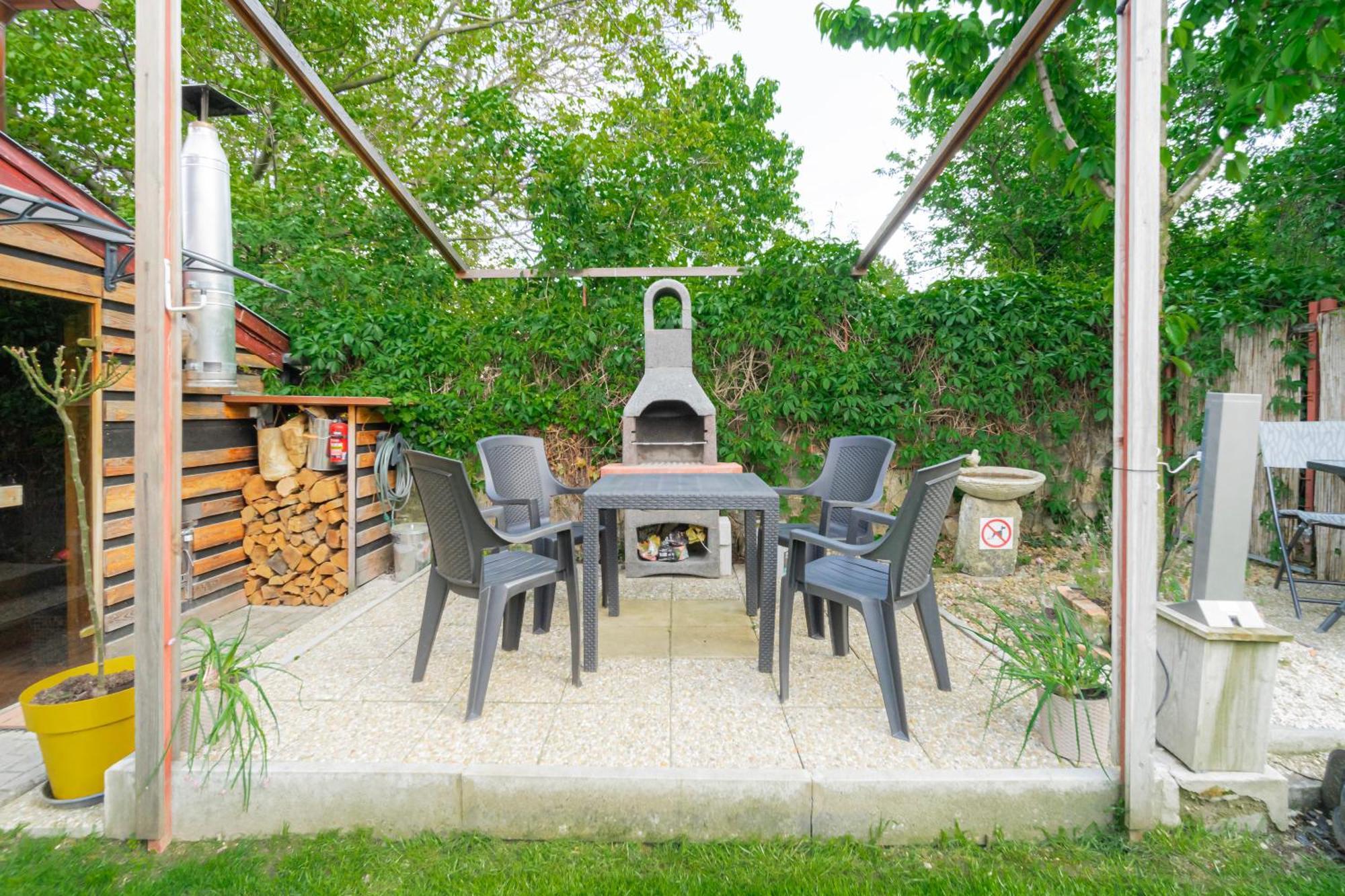 B48 Gardenhouse - A Zoeldben Kenyelmesen Villa Torokbalint Ngoại thất bức ảnh
